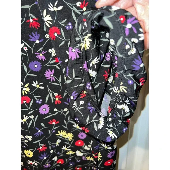 New Banana Republic floral short sleeve top size M - Picture 3 of 4